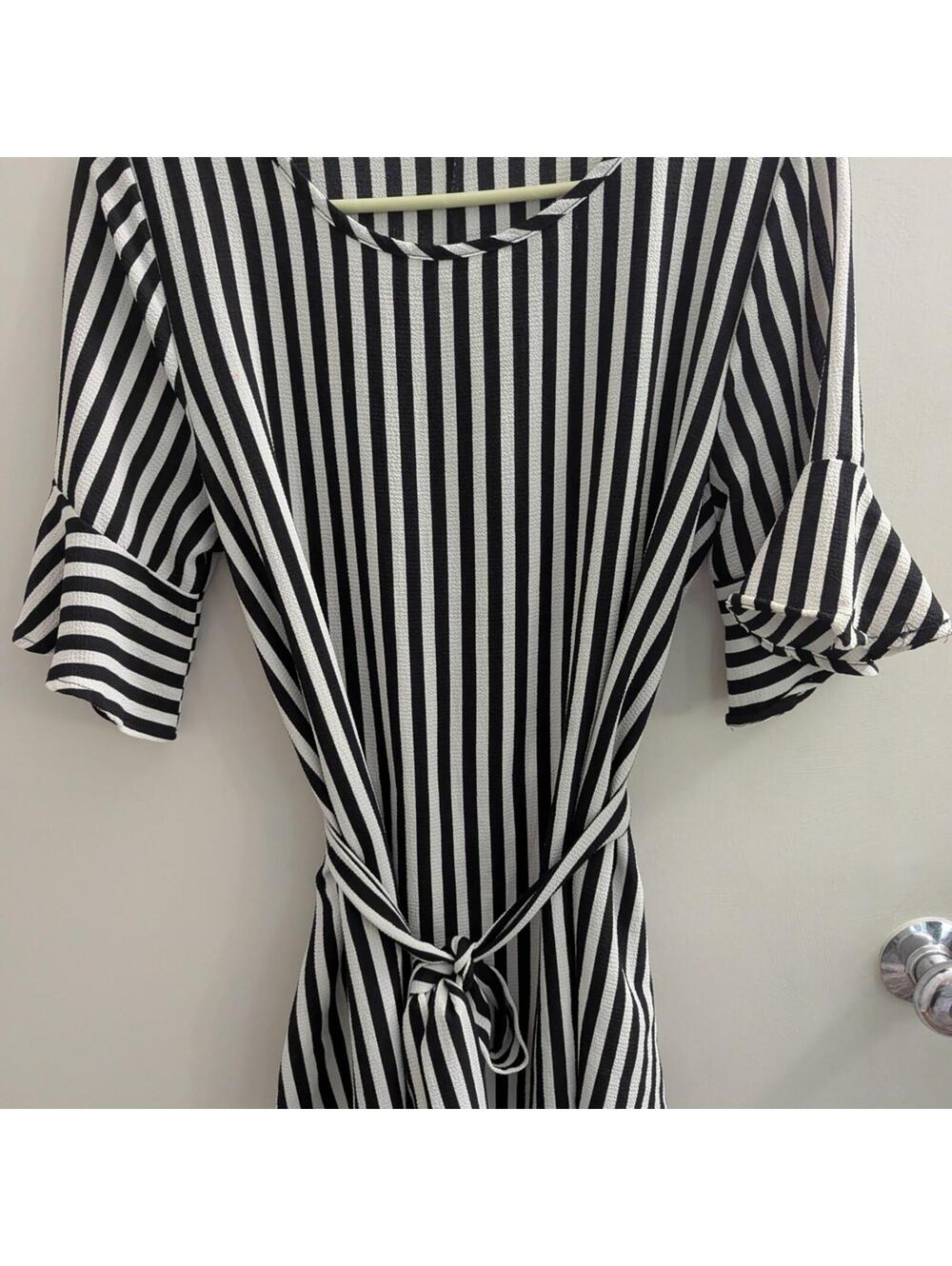 Black & White Striped Blouse Ruffle Sleeves Tie Belt Office Classic Luxury EUC